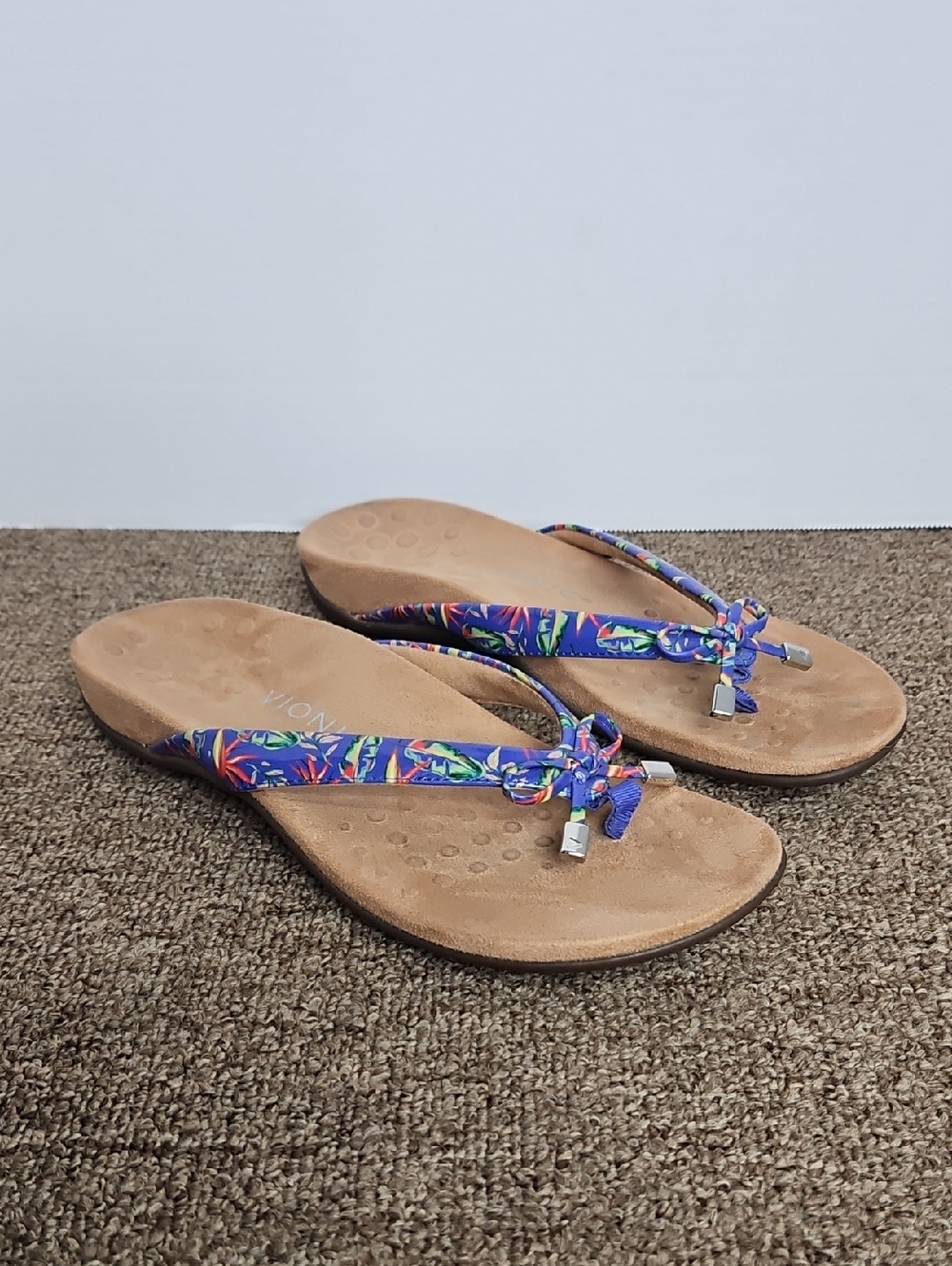 Vionic Women's Bella Bow Front Blue Tropical Print Flip Flop Sandals Sz 7.5